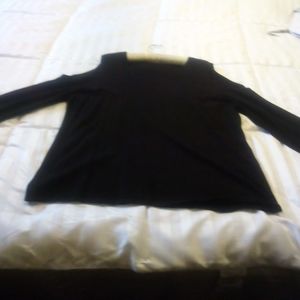 CHICOS BLACK COLD SHOULDER LONG SLEEVE TOP